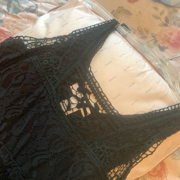 Black lace dress - Picture 2 of 4